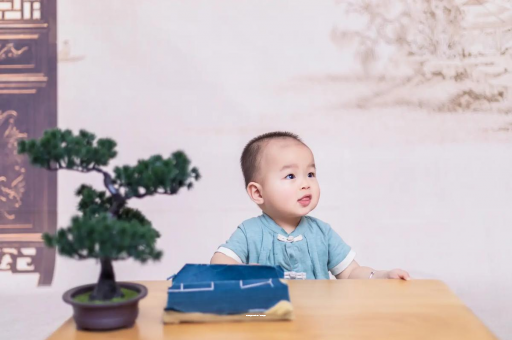 明港宝宝喊肚子疼怎么回事